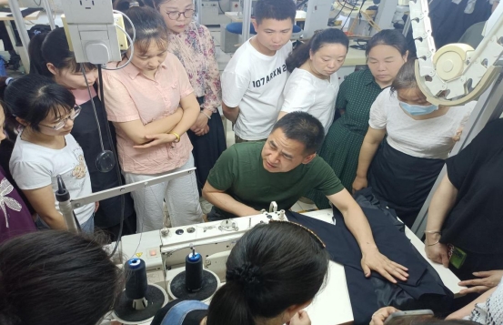 研發(fā)生產中心年度系列培訓之西服绱袖工藝培訓